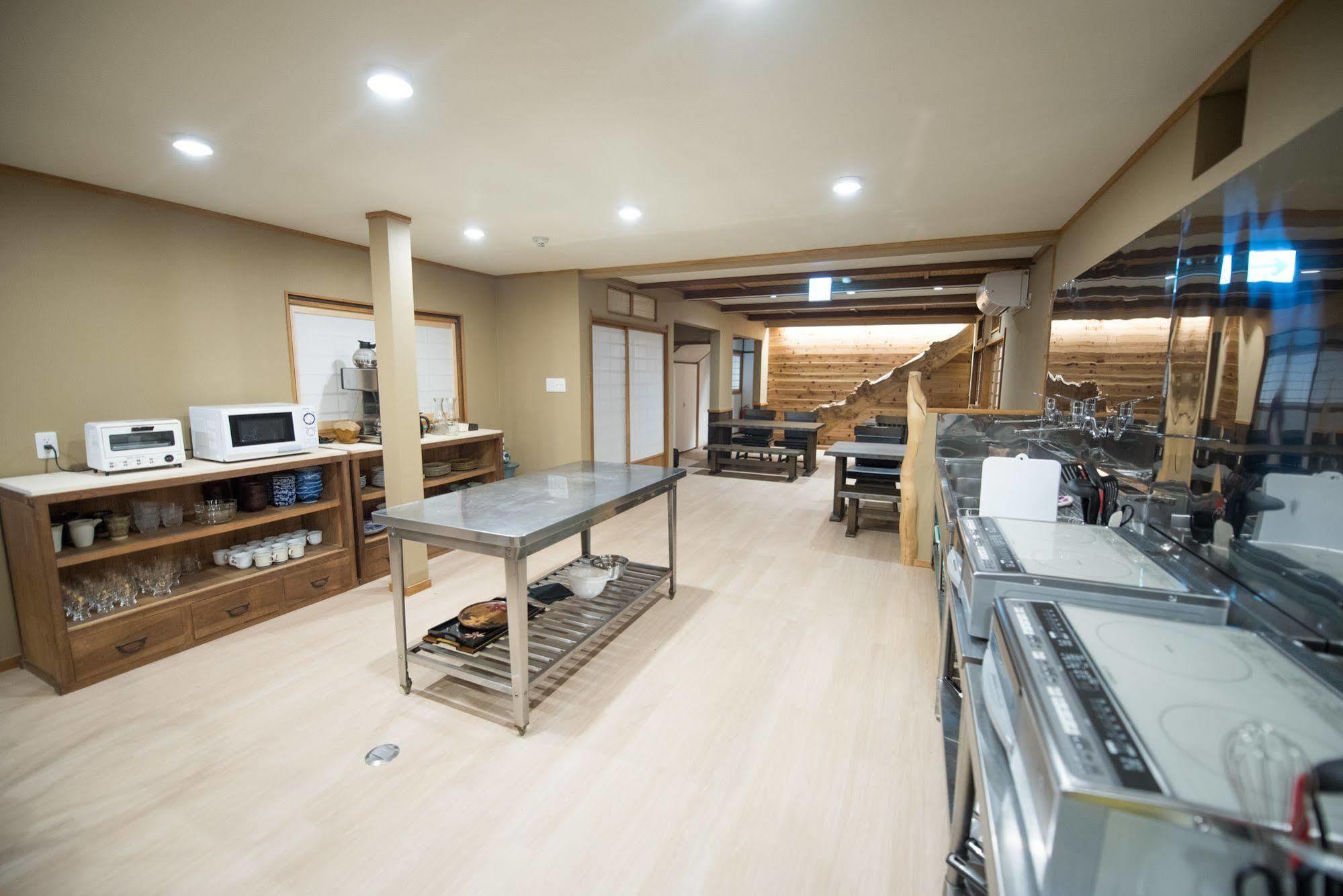 Aibiya Bed and Breakfast Yamanouchi  Exteriör bild